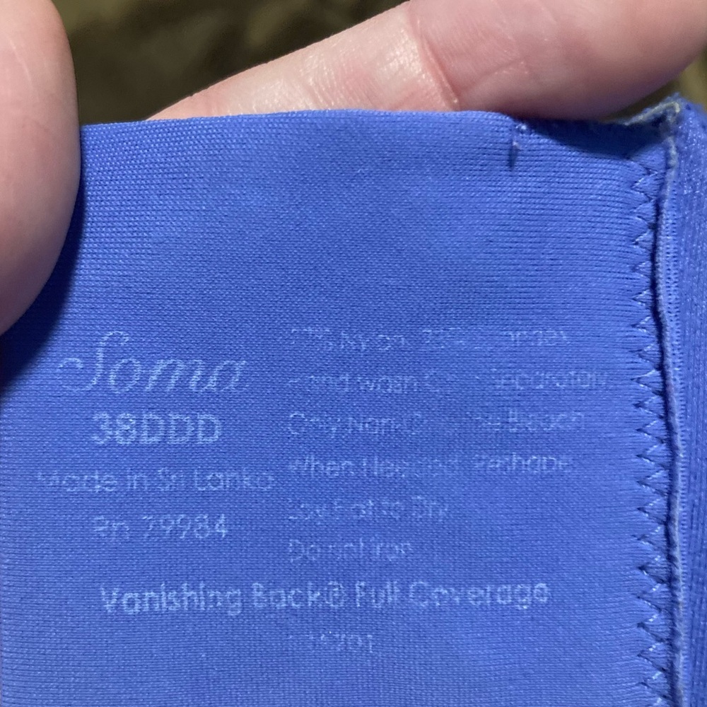 Soma brand, size 38DDD vanishing back full coverage, cute and comfy bra - Picture 2 of 4